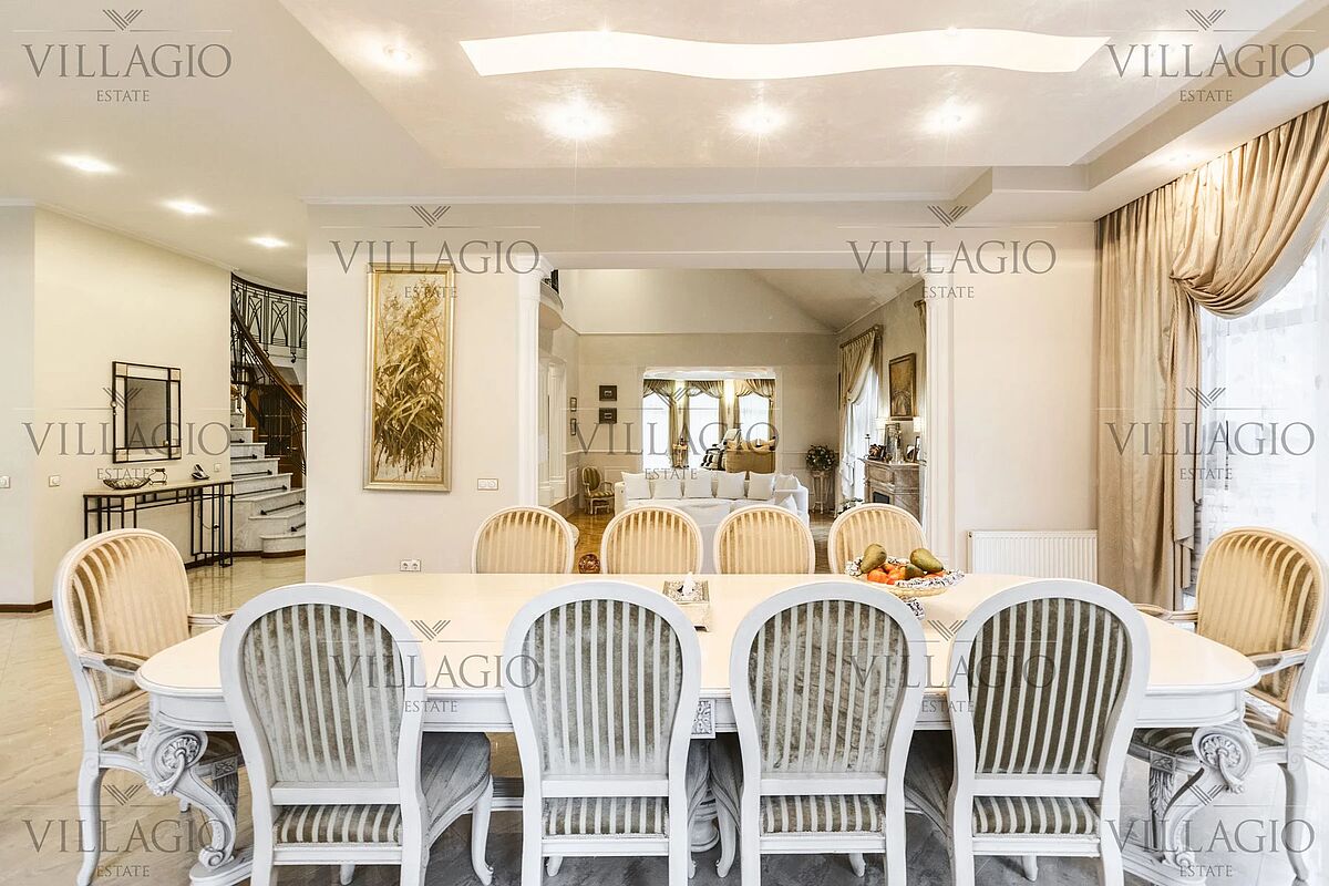 Элитный дом в классическом стиле у Москва-реки