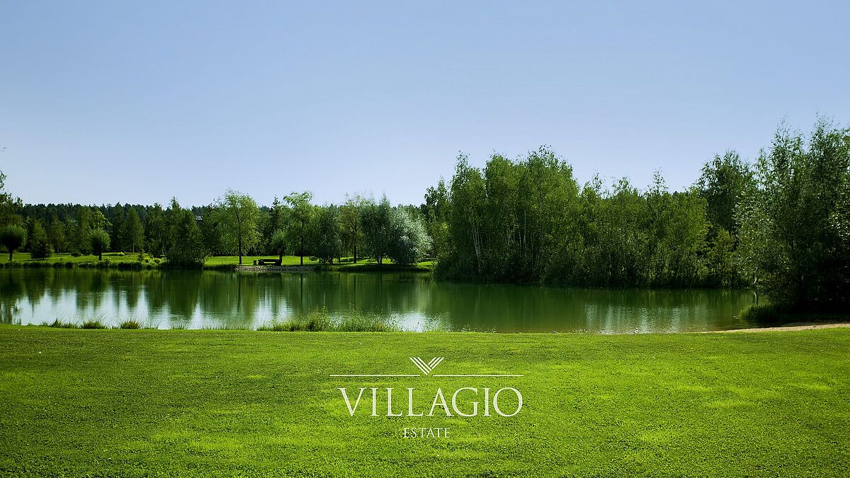 Озеро в Парке Лабиринт