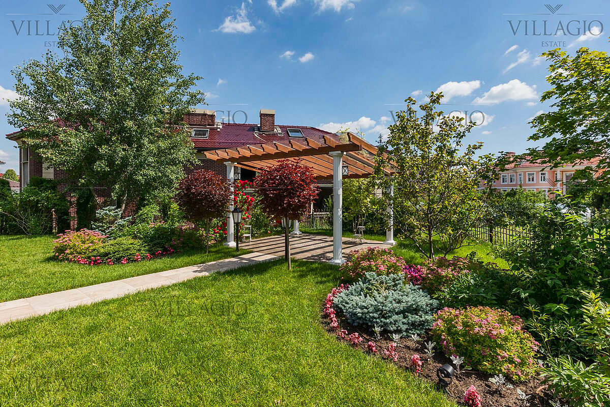 Дом с лифтом, бассейном и 3 террасами