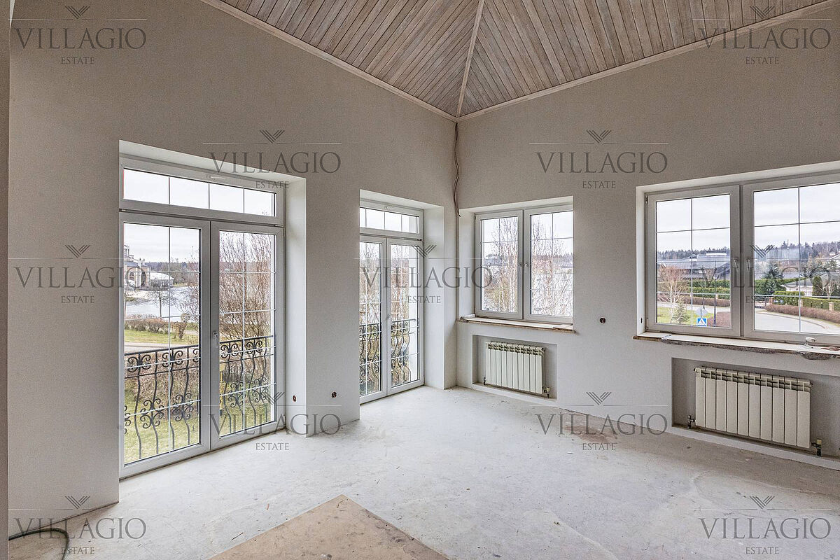 Дом у озера: один из последних в продаже