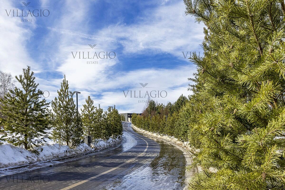 Экстерьер  (фото с лого)