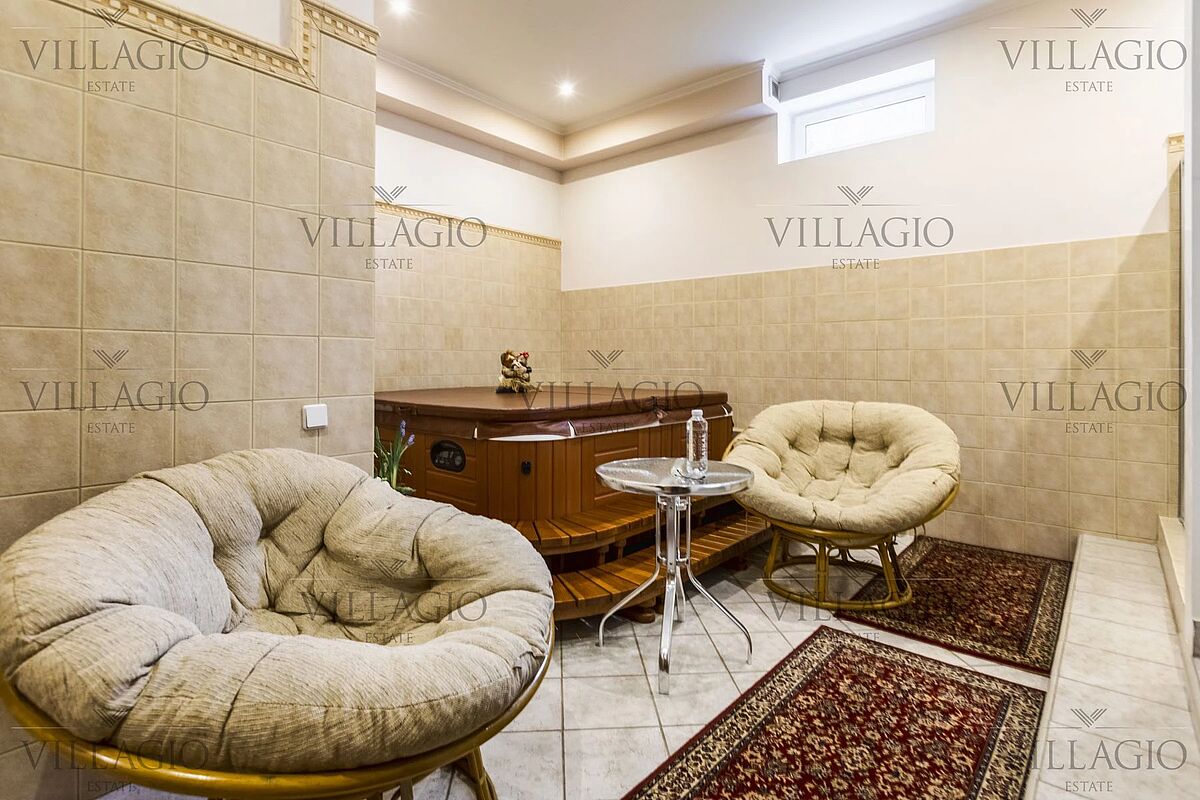 Элитный дом в классическом стиле у Москва-реки