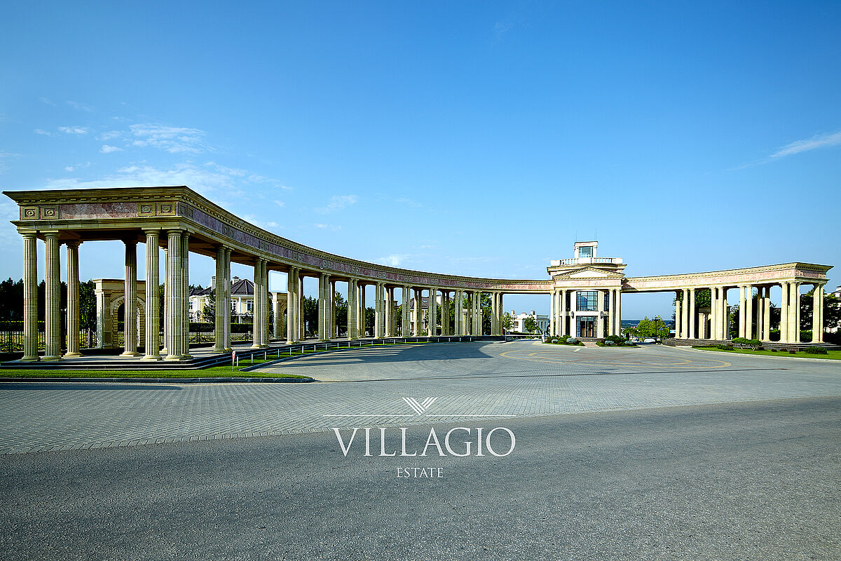 Главная арка для въезда резидентов и гостей 