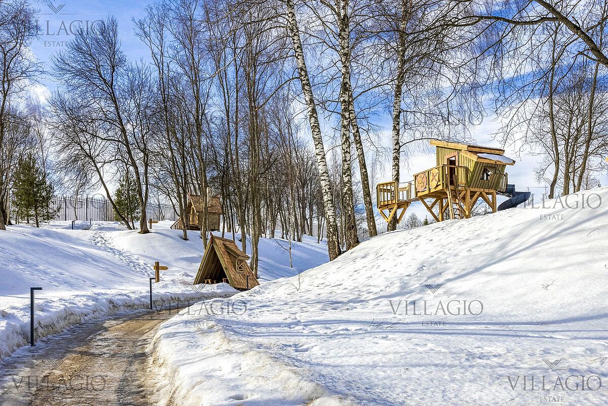 Экстерьер  (фото с лого)