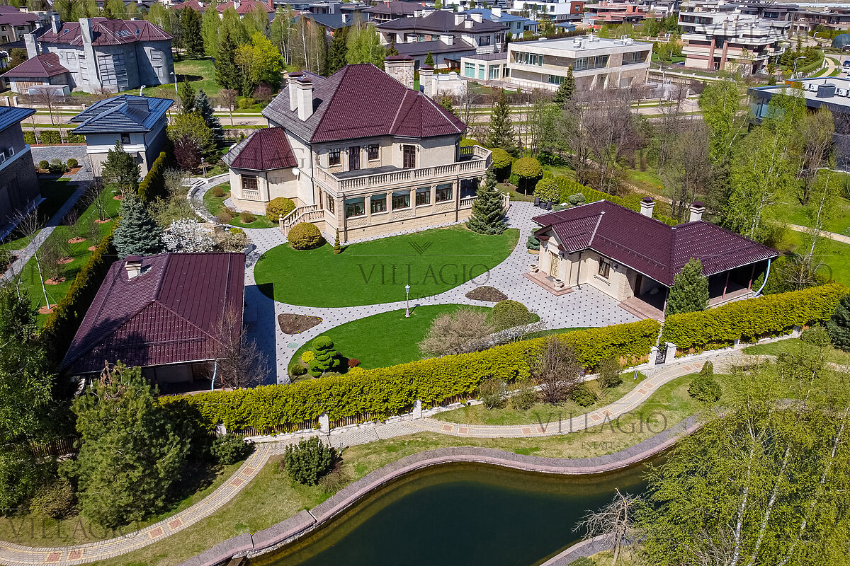 Дом со своим выходом к «венецианскому‎» каналу