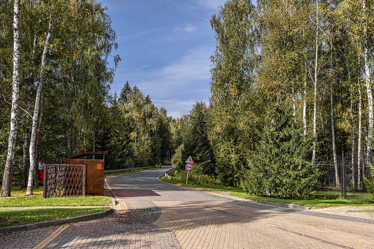 Выезд из посёлка Монтевиль