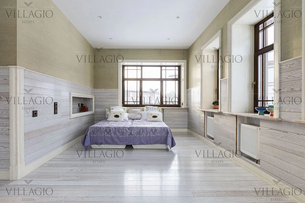 Дом рядом с двумя парками