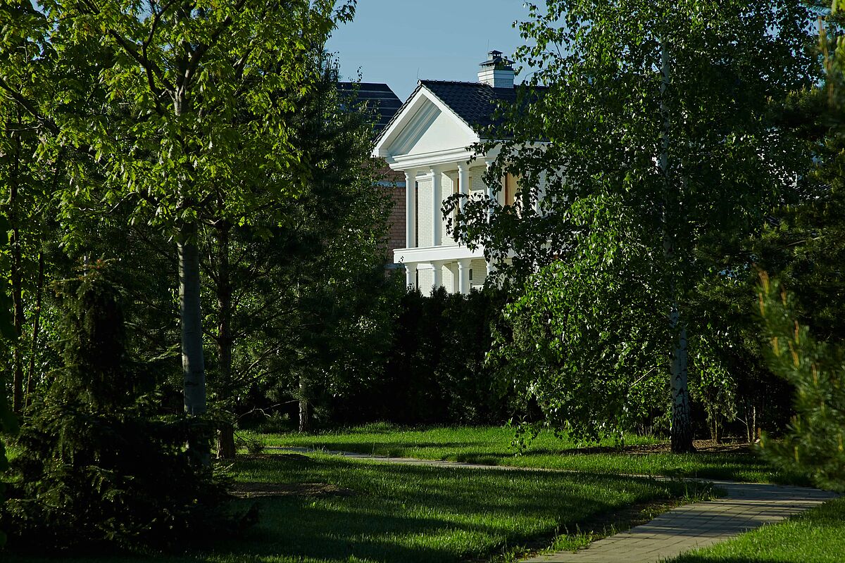 Классическая резиденция с выходом в парк  