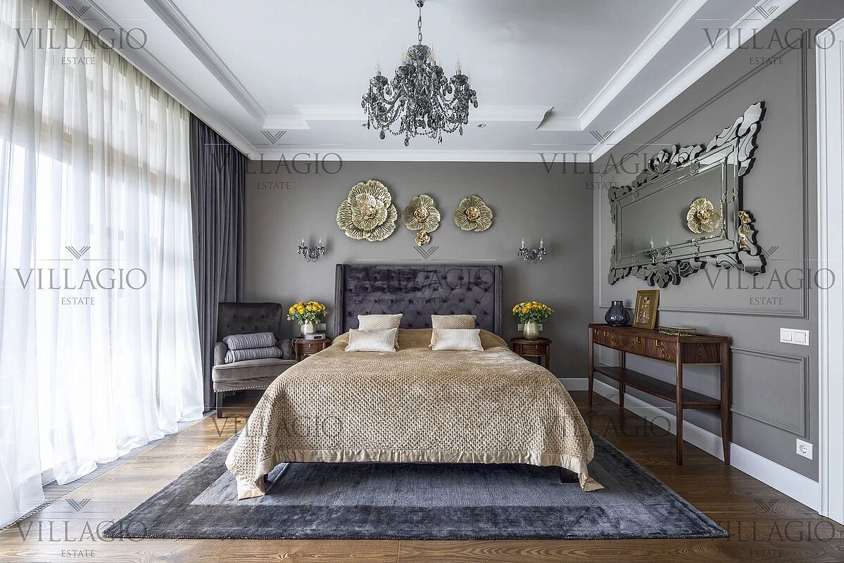 Интерьер (фото с лого)