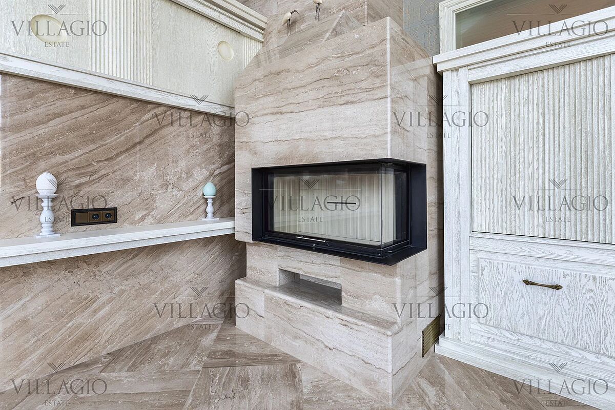 Дом рядом с двумя парками