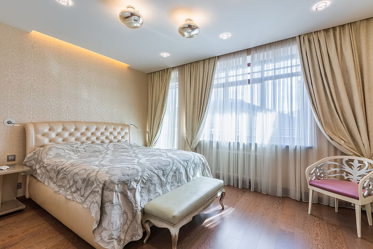 Загородный дом с бассейном в современном стиле