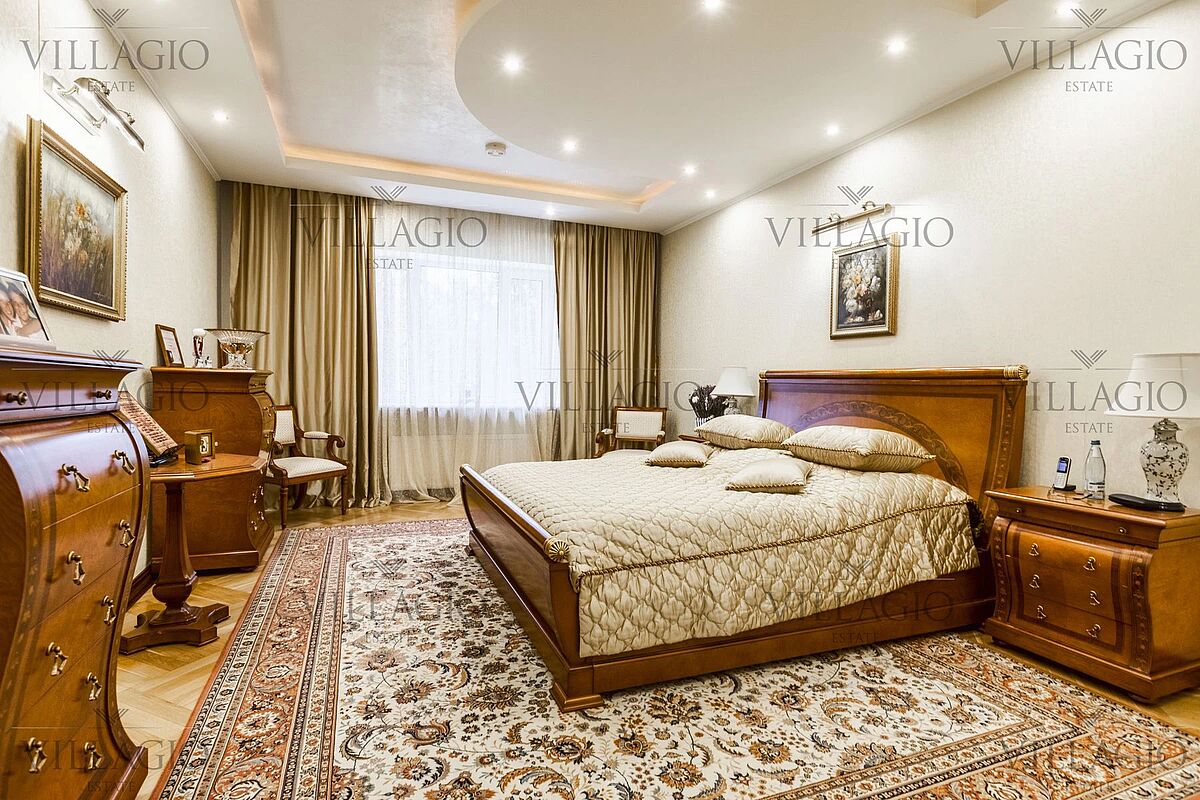 Элитный дом в классическом стиле у Москва-реки