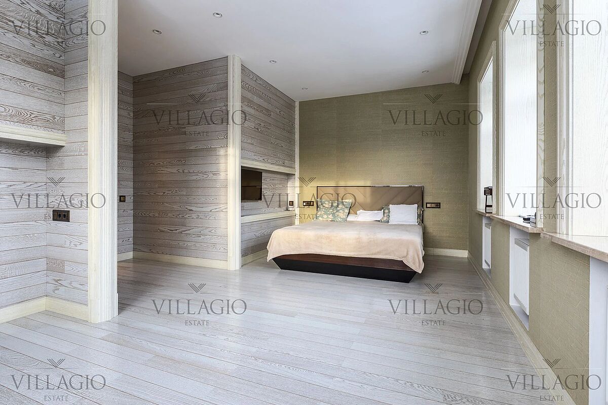 Дом рядом с двумя парками