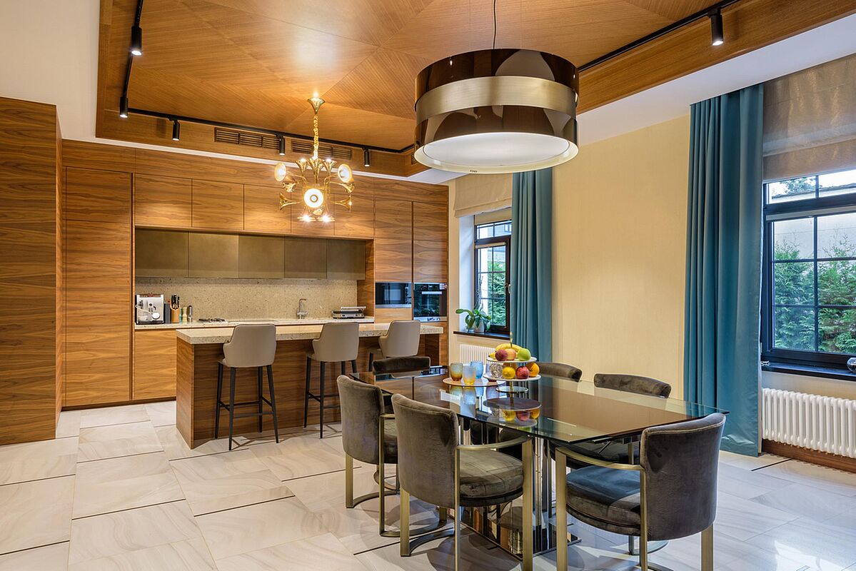 Дом рядом с парком и каналами