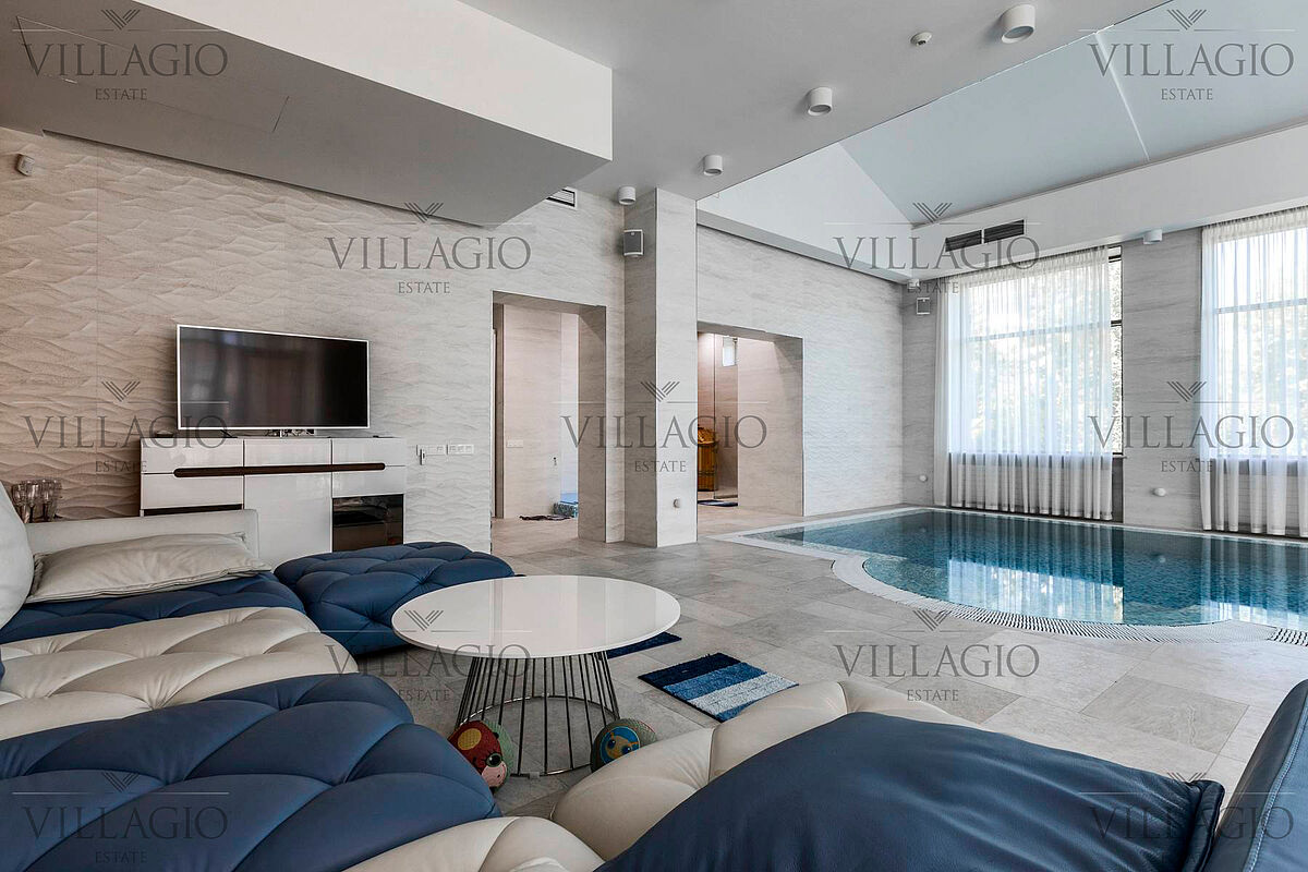 Дом с лифтом, бассейном и 3 террасами