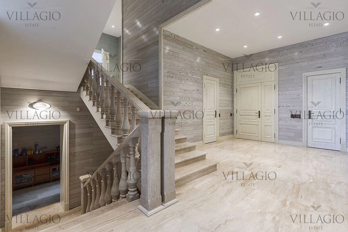 Дом рядом с двумя парками