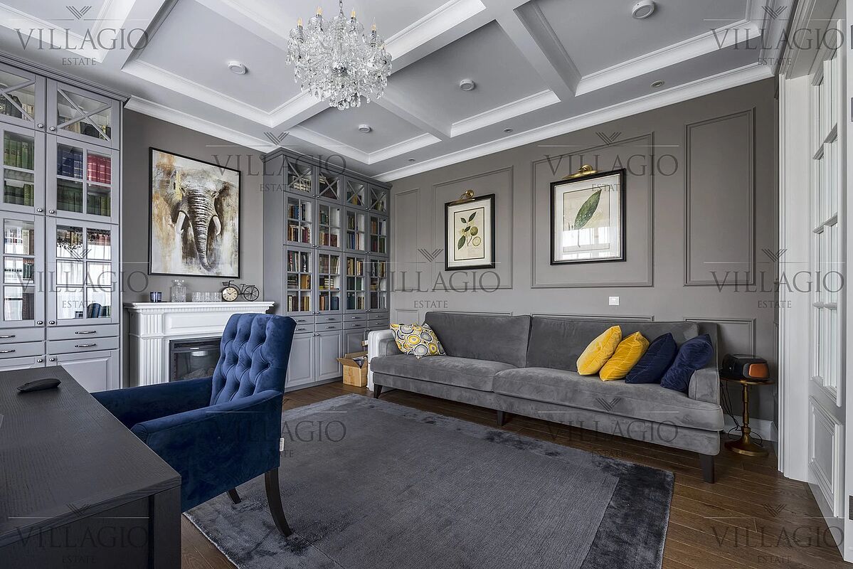 Интерьер (фото с лого)