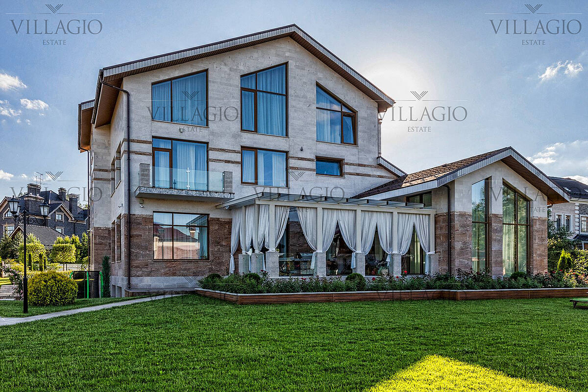 Дом с лифтом, бассейном и 3 террасами