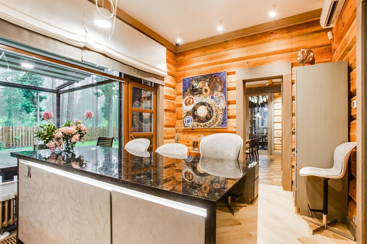 Дом из дерева на лесном участке