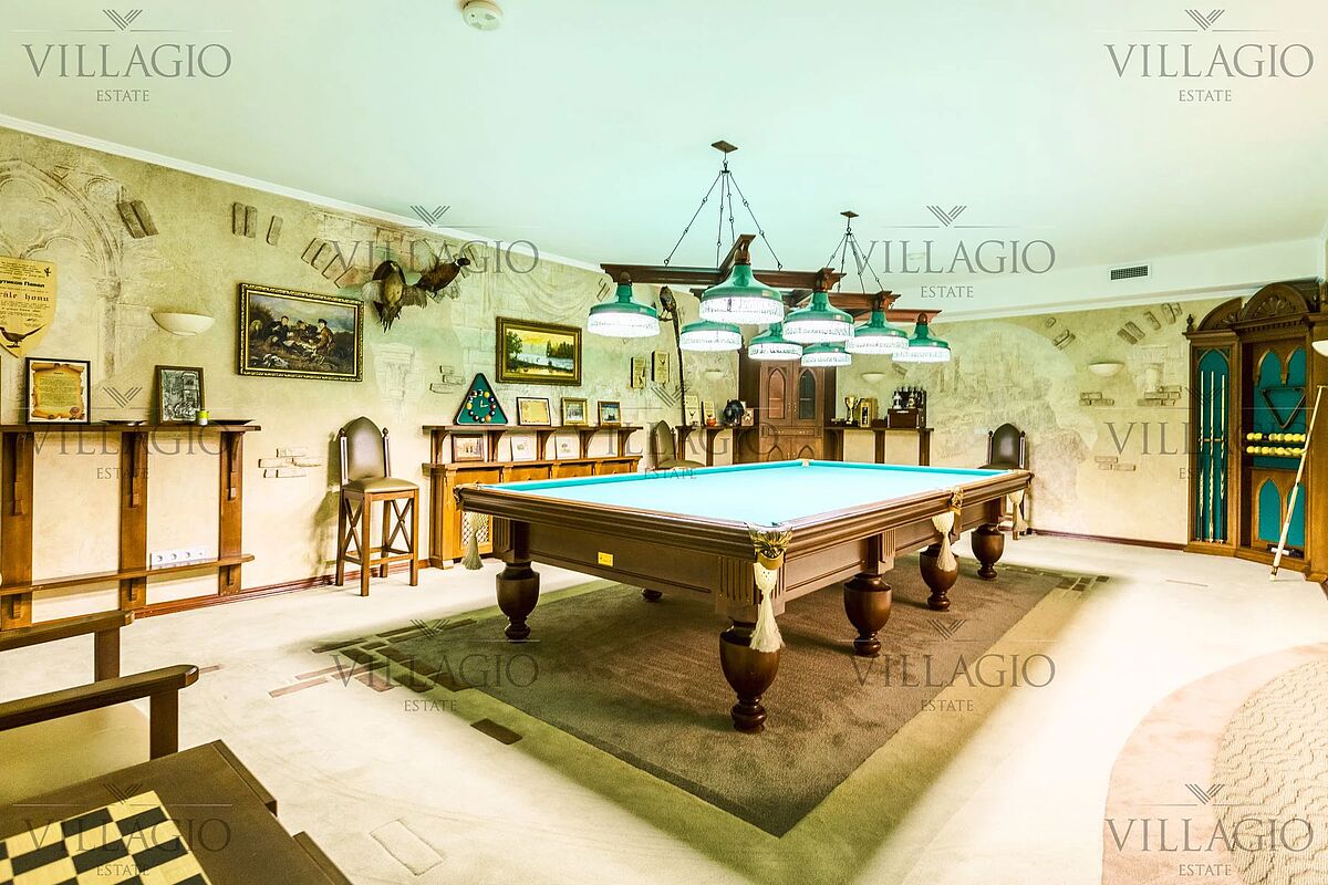 Элитный дом в классическом стиле у Москва-реки