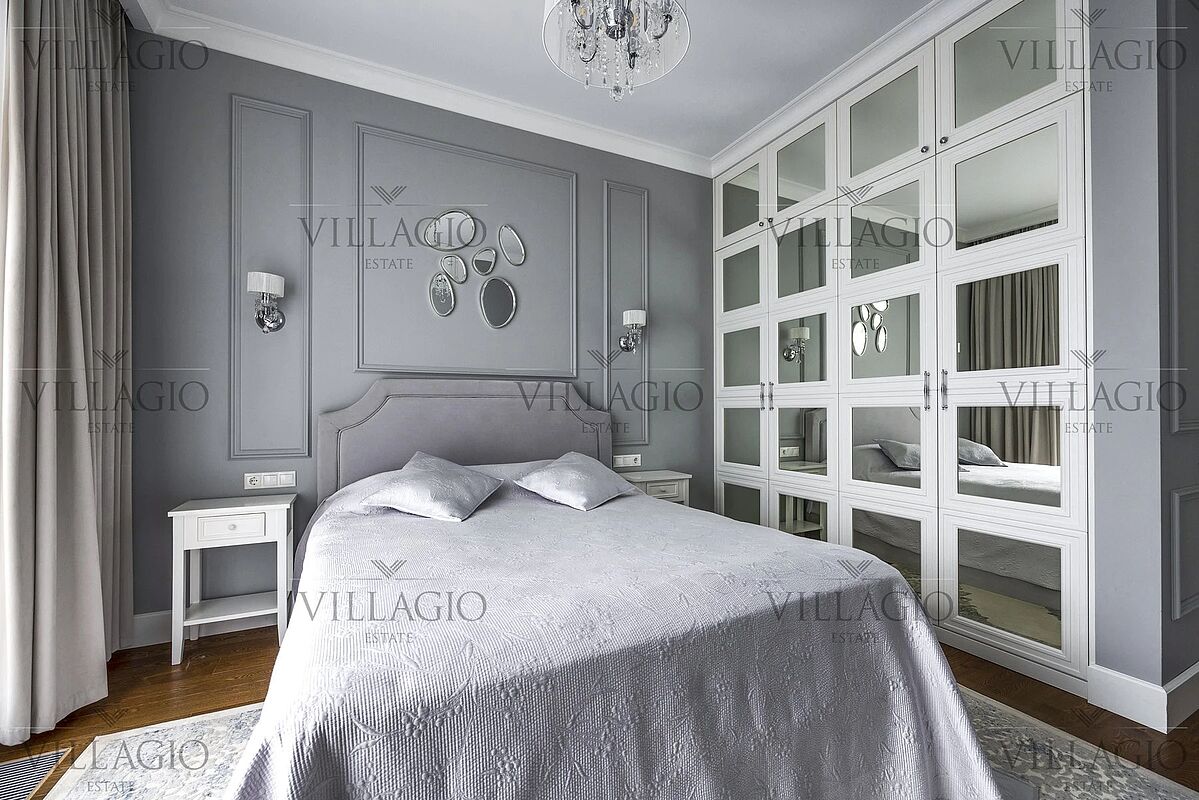 Интерьер (фото с лого)