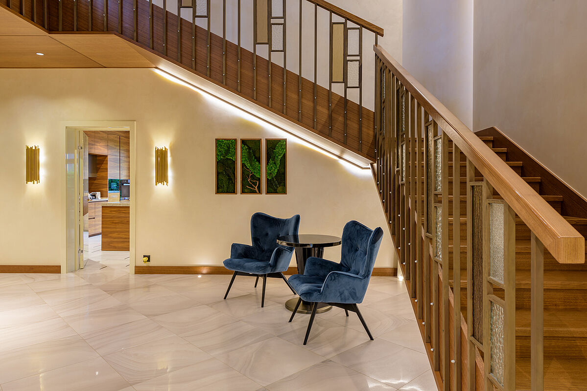 Дом рядом с парком и каналами