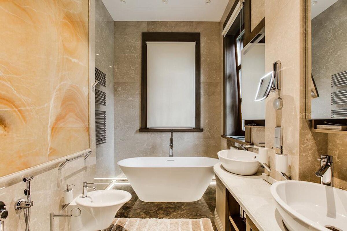 Дом из дерева на лесном участке