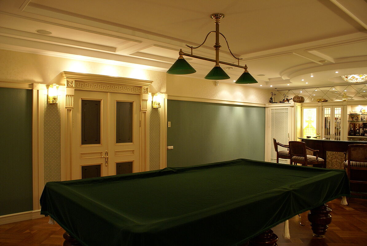 “Умный дом” у пруда с водопадом с домашним spa-салоном и автомойкой