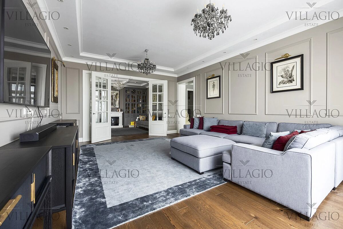 Интерьер (фото с лого)