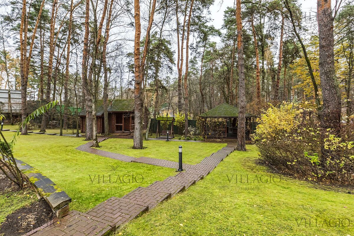 Элитный дом в классическом стиле у Москва-реки