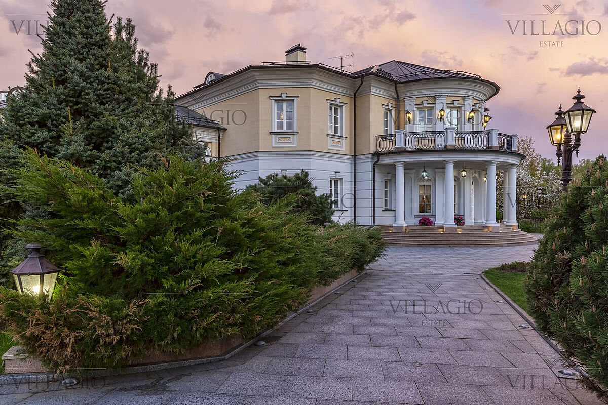 Резиденция в стиле русской усадьбы