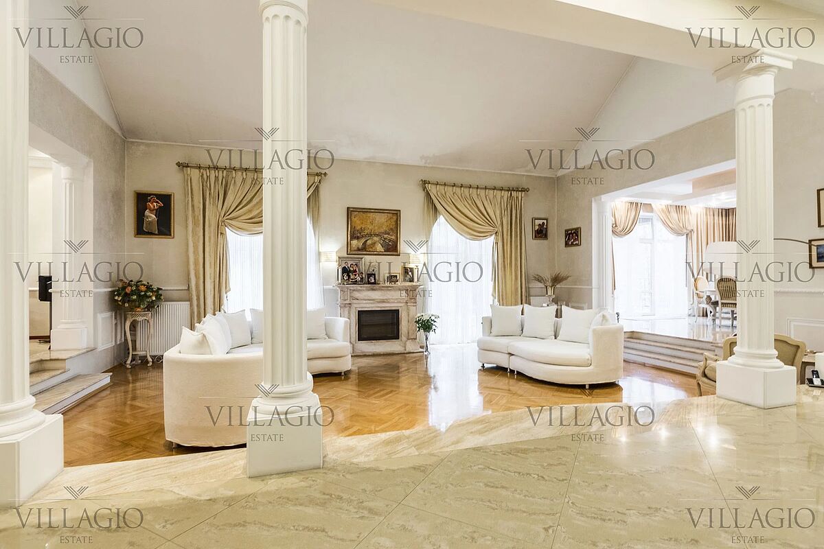 Элитный дом в классическом стиле у Москва-реки