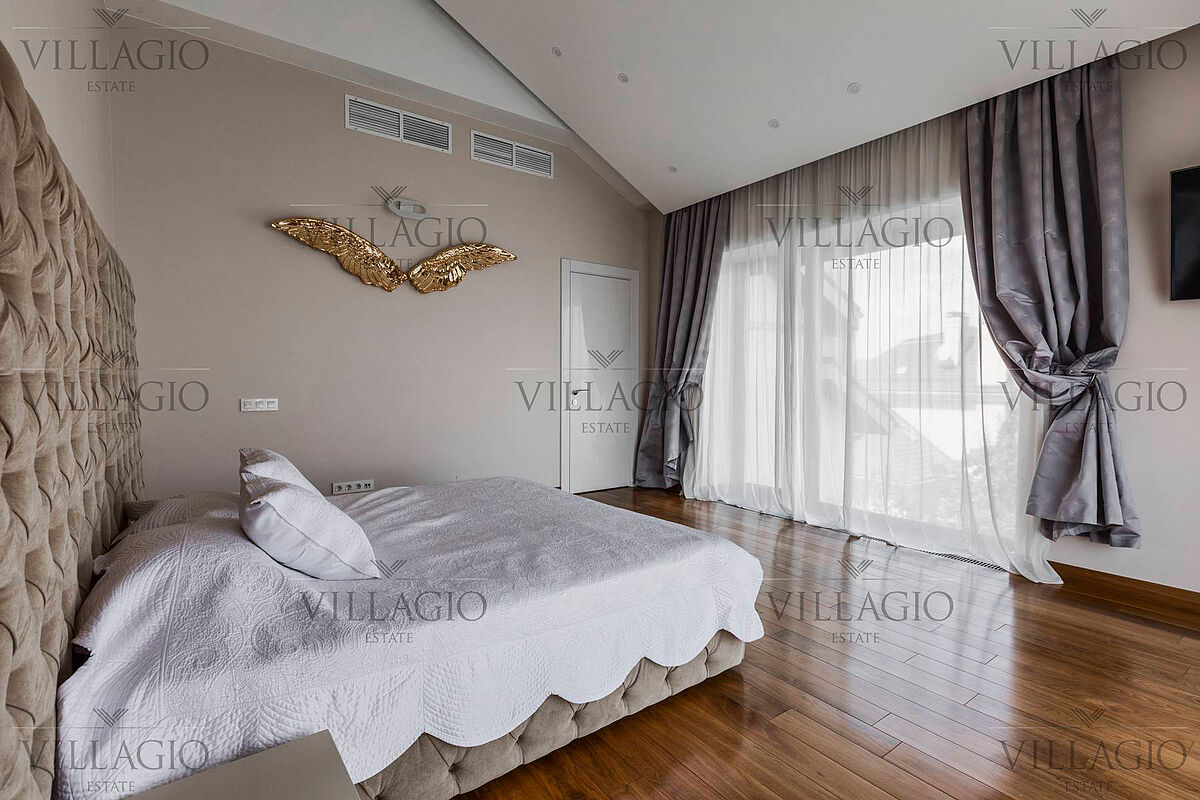 Дом с лифтом, бассейном и 3 террасами