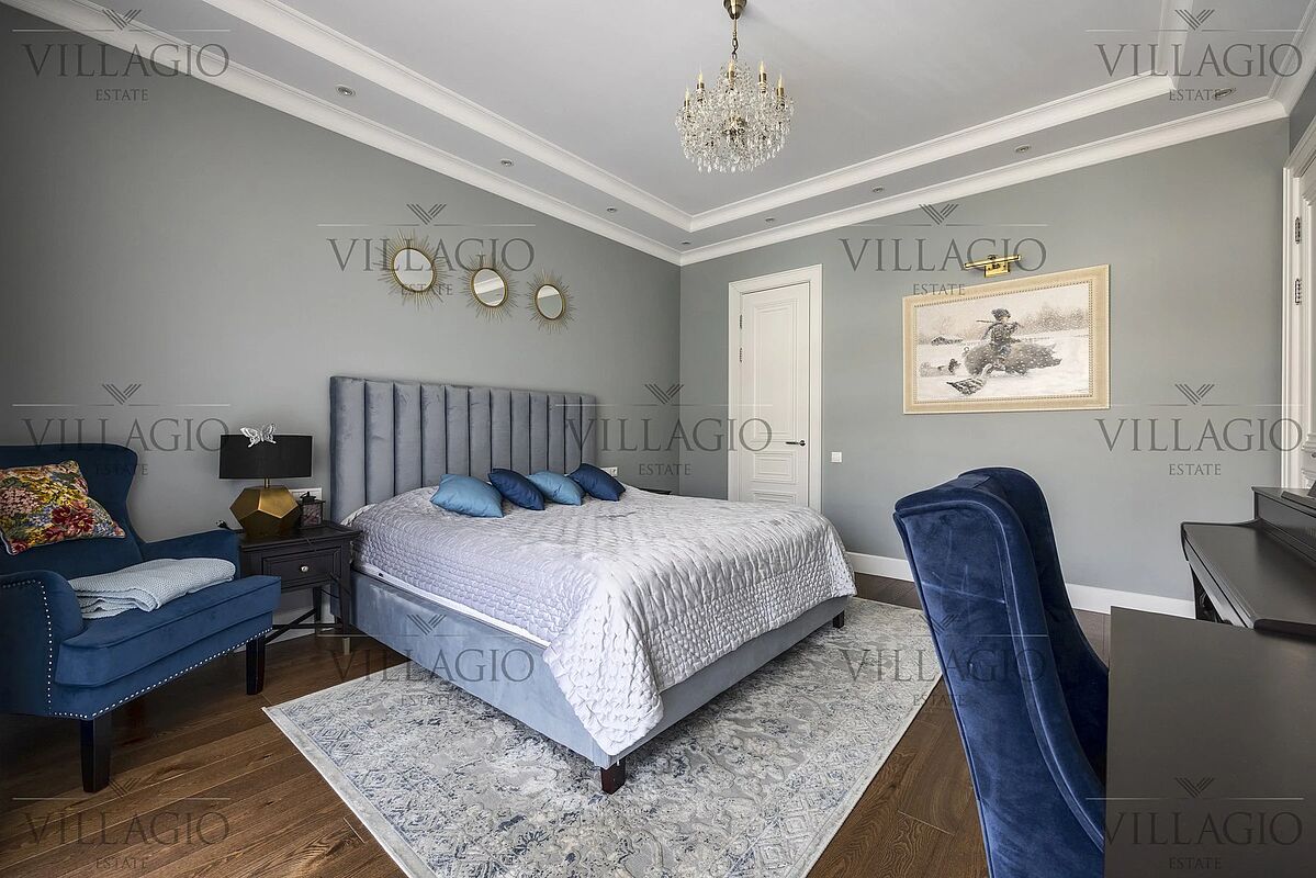 Интерьер (фото с лого)