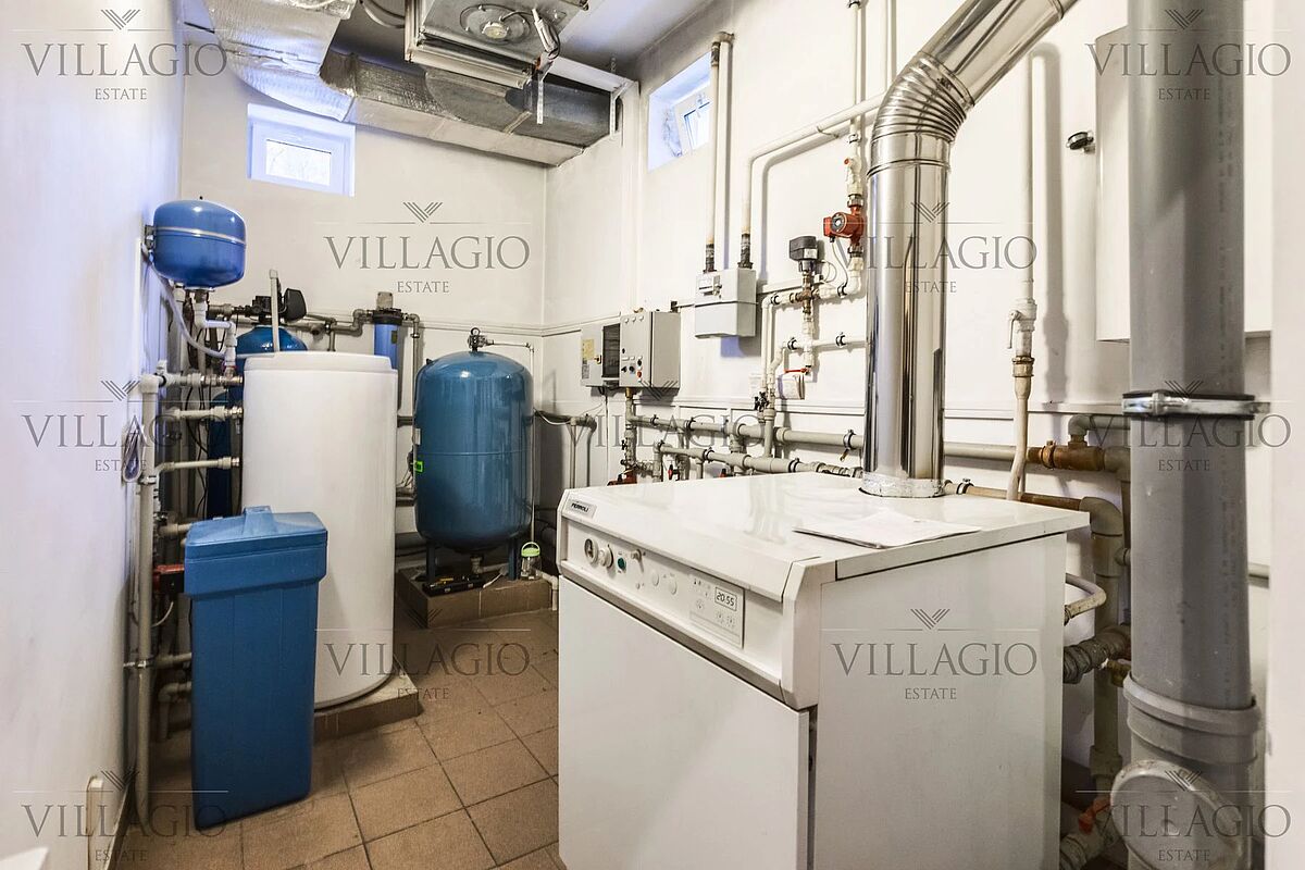 Элитный дом в классическом стиле у Москва-реки