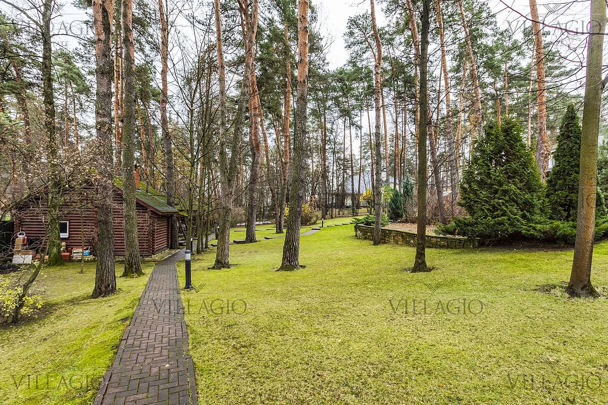 Элитный дом в классическом стиле у Москва-реки