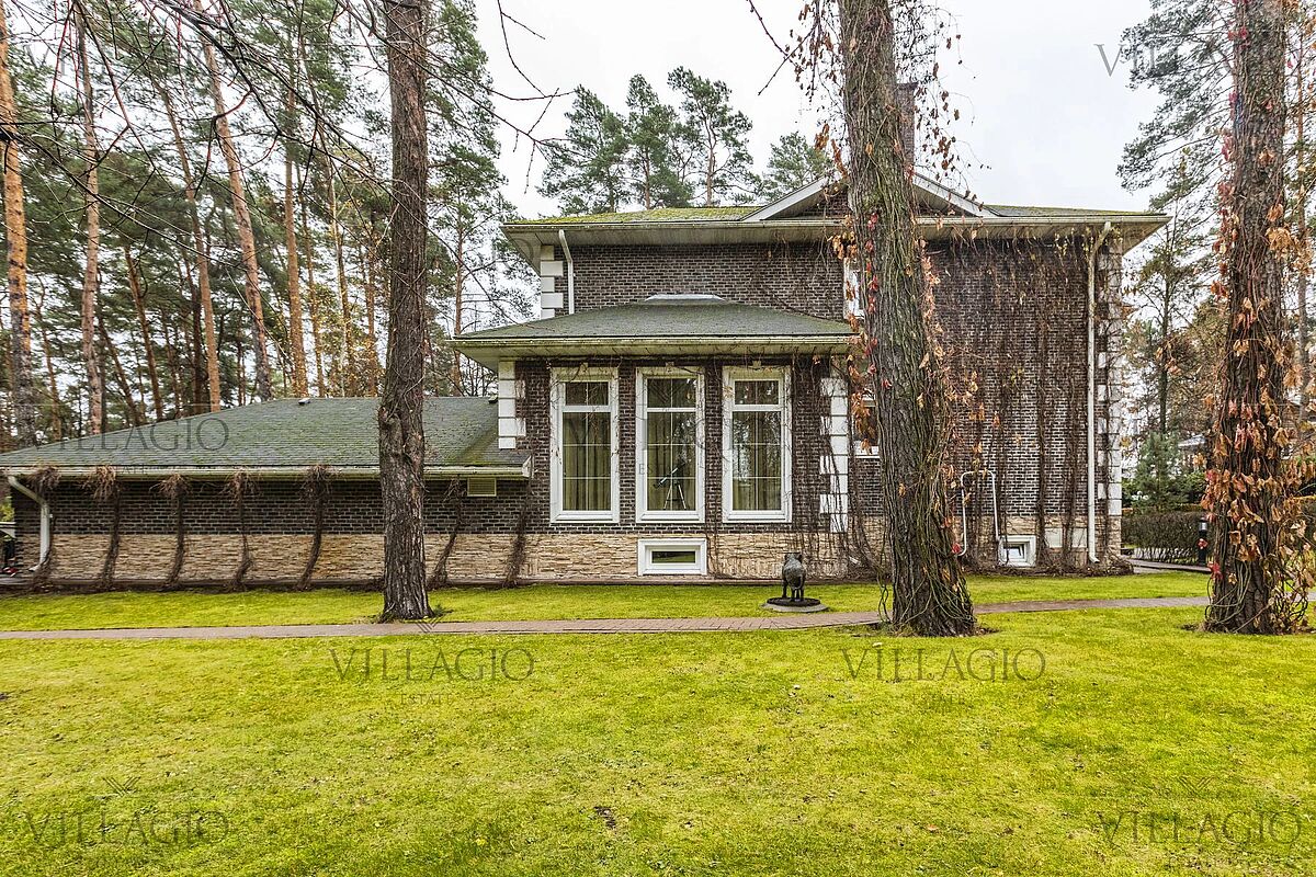 Элитный дом в классическом стиле у Москва-реки