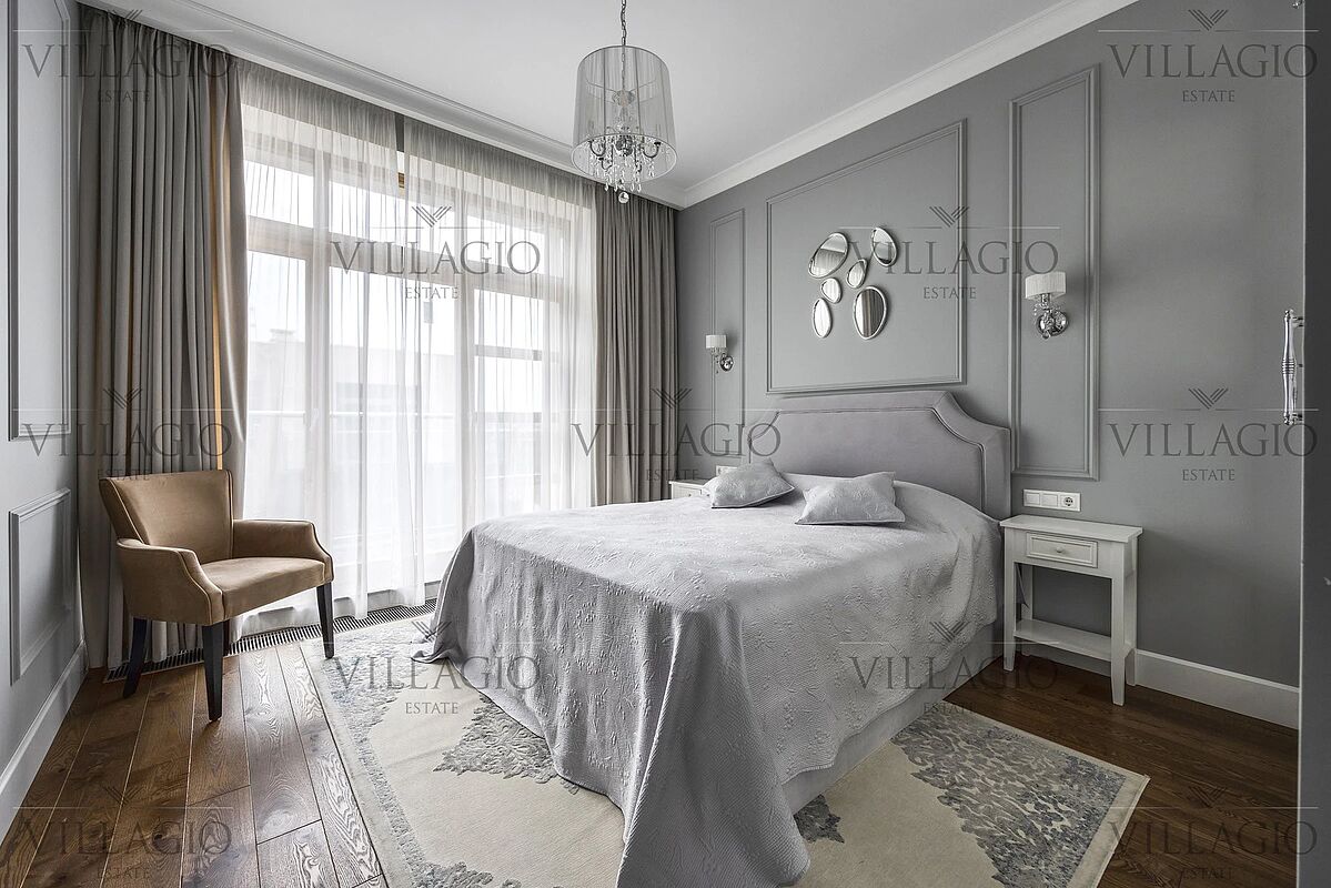 Интерьер (фото с лого)