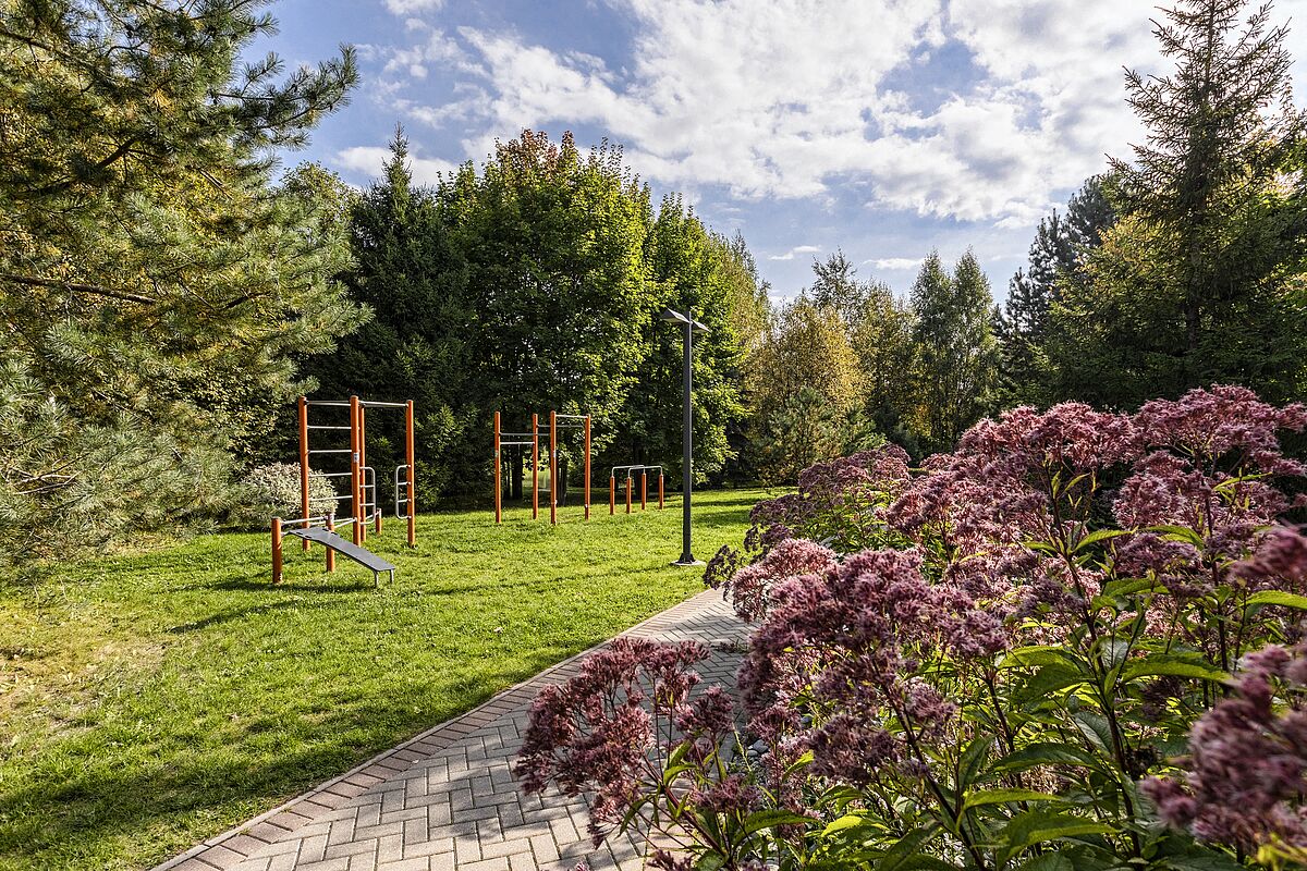 Спортивная площадка для занятий на свежем воздухе 