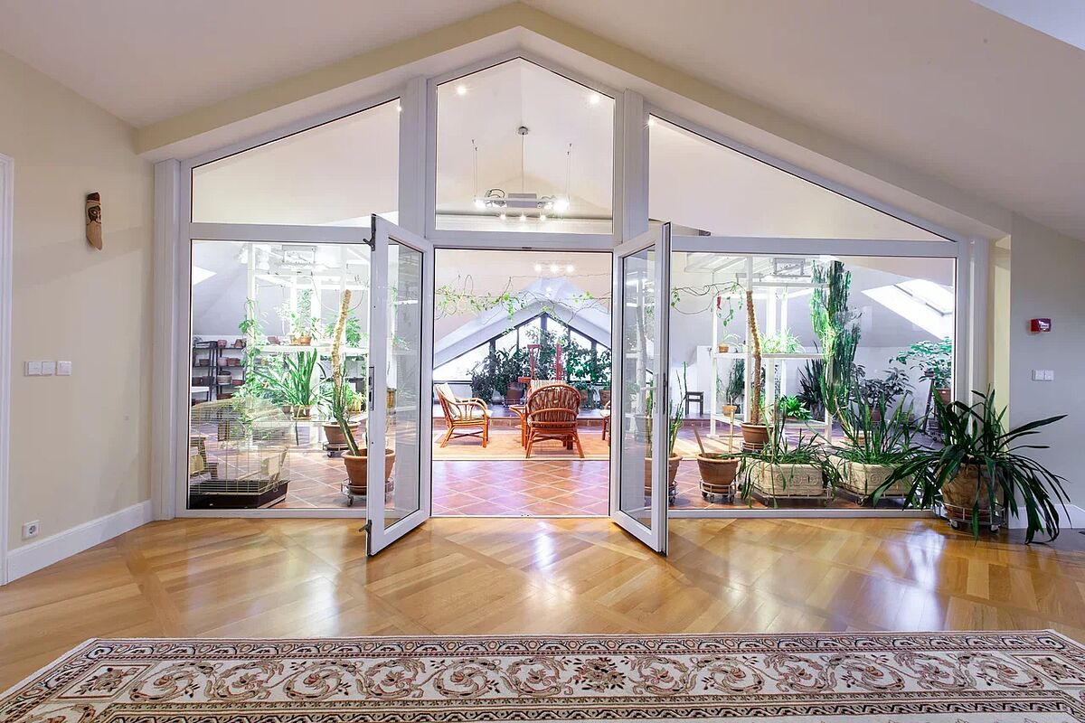 Дом с лифтом на участке 25 соток