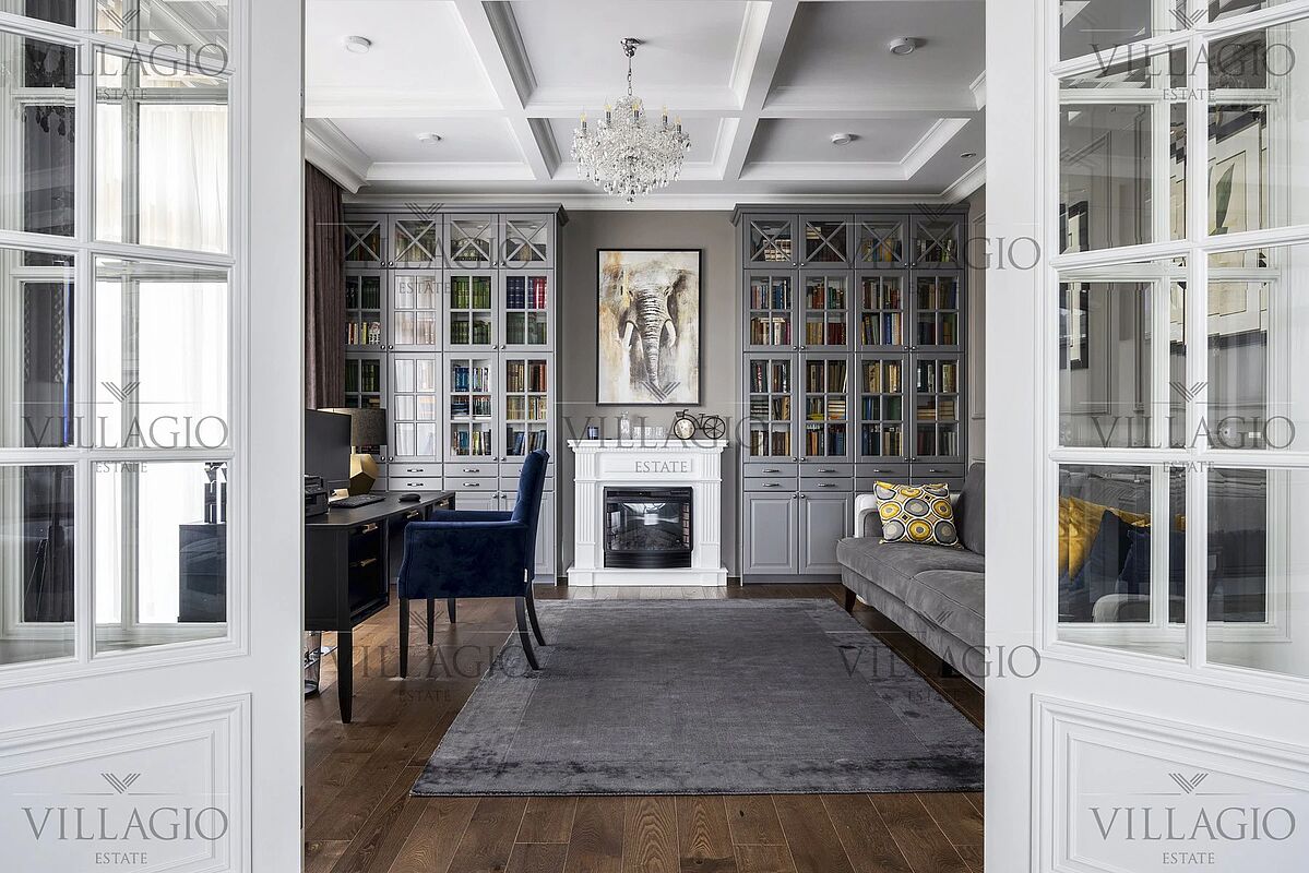 Интерьер (фото с лого)