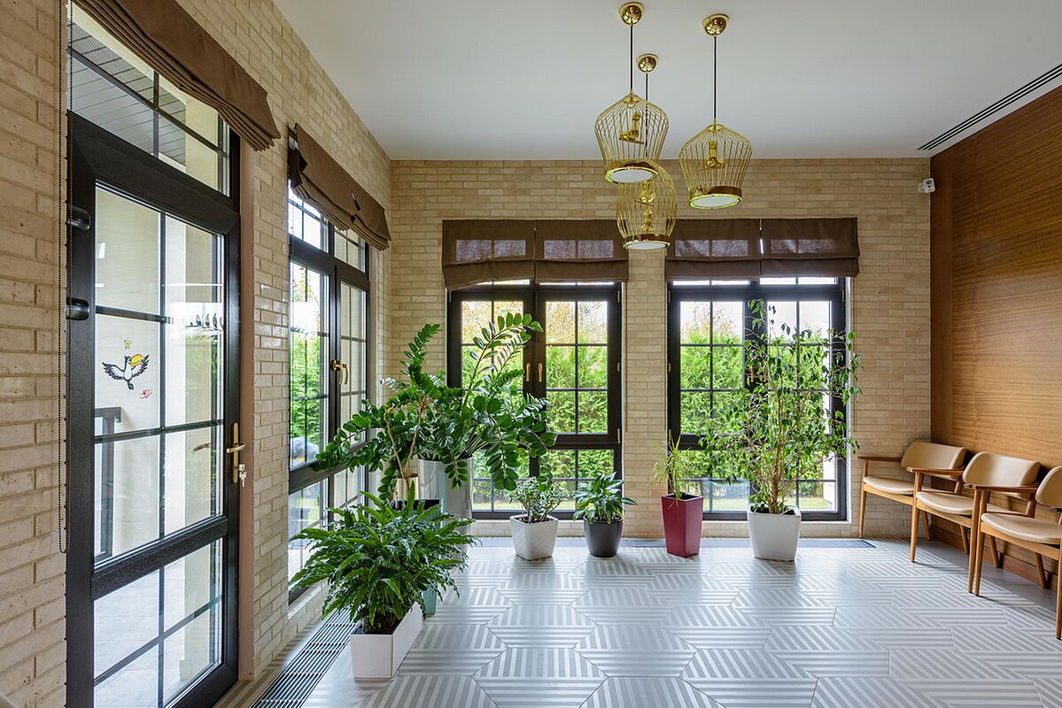 Дом рядом с парком и каналами