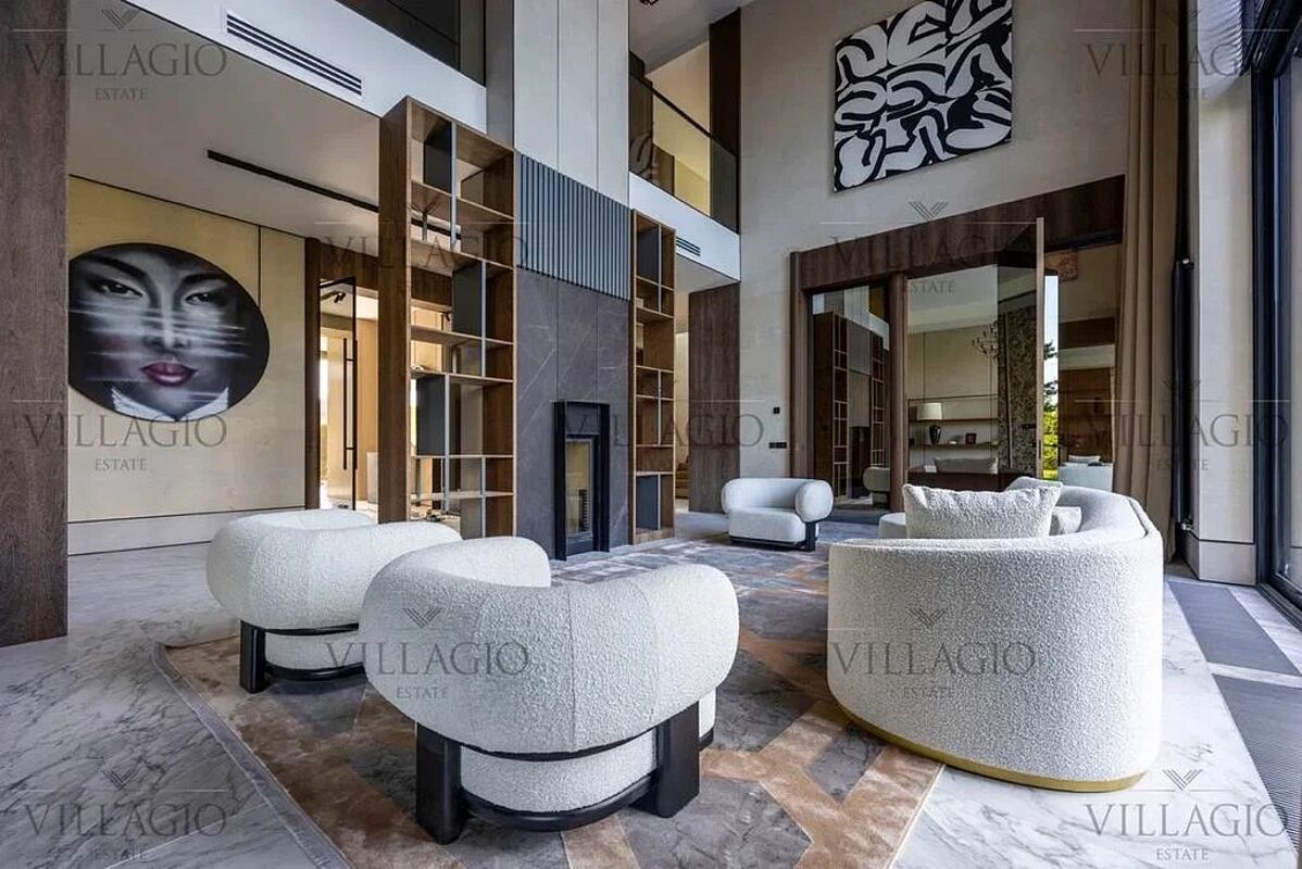 Дом рядом с парками