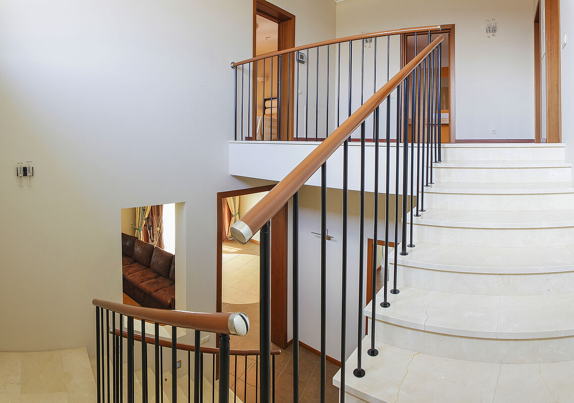 Современный дом в загородном поселке