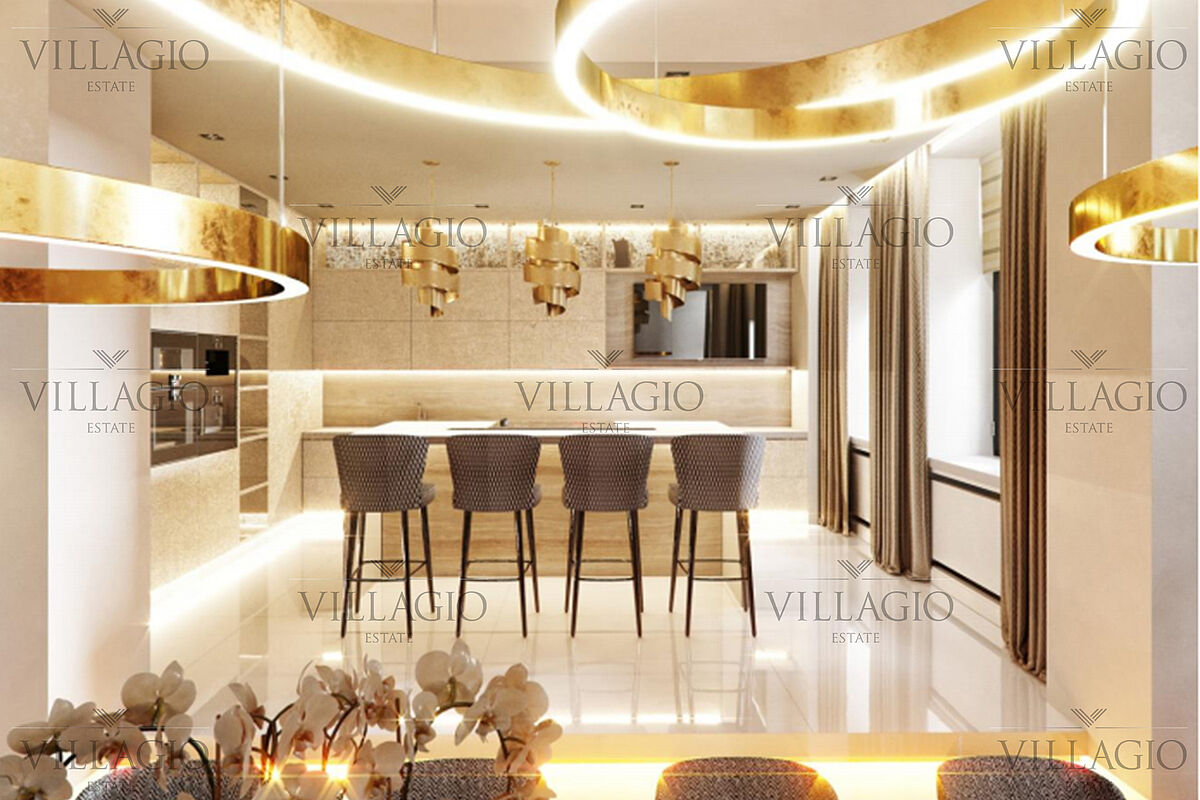 Дом рядом с каналом и парком