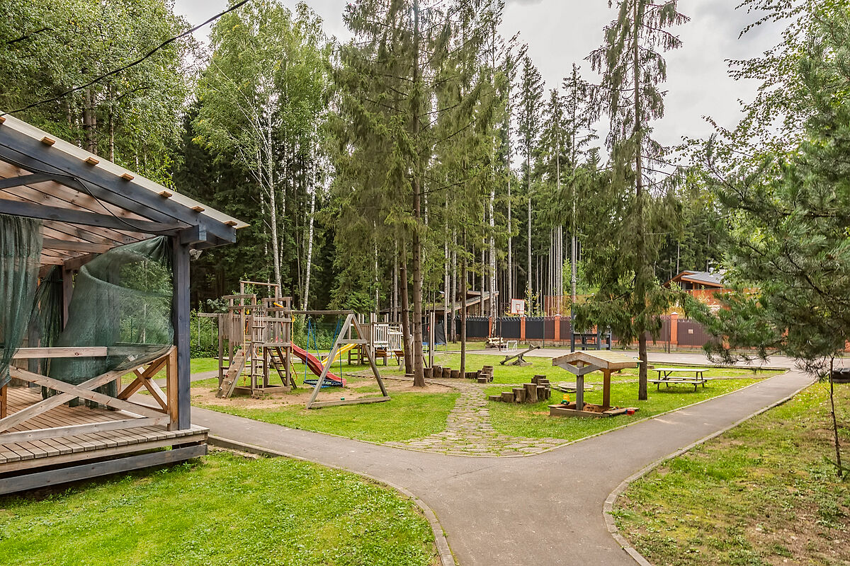 Кленовая Аллея