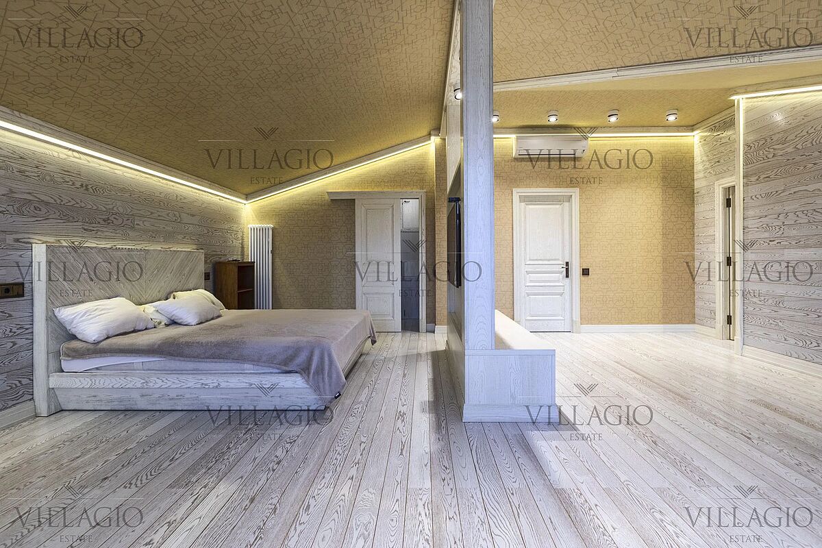 Дом рядом с двумя парками