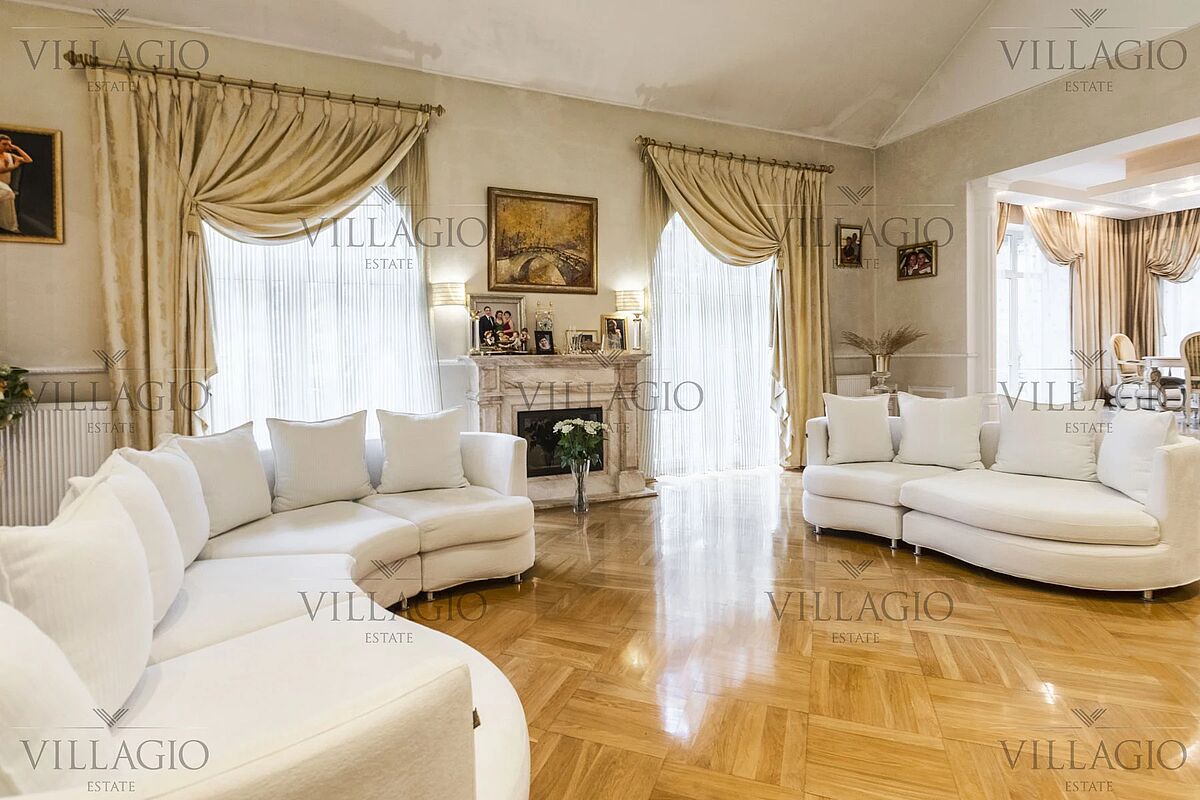 Элитный дом в классическом стиле у Москва-реки