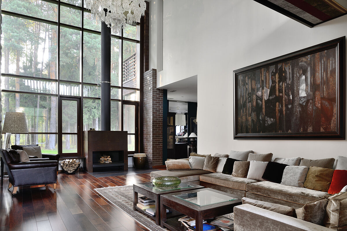 Двухуровневый дом с бассейном