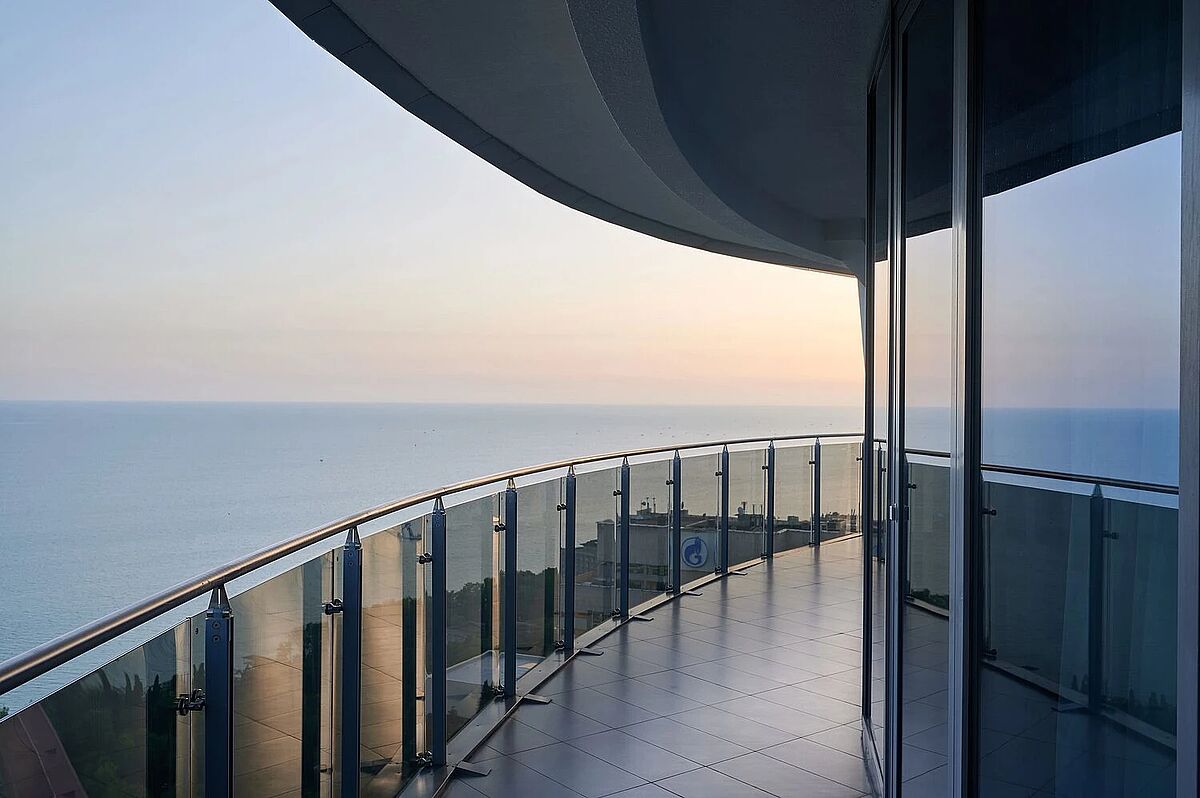 Балконы с видом на море